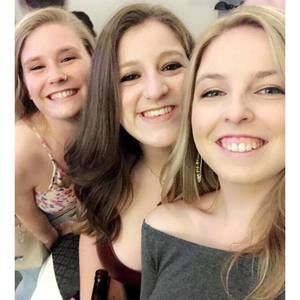 Meet your Posher, Monica